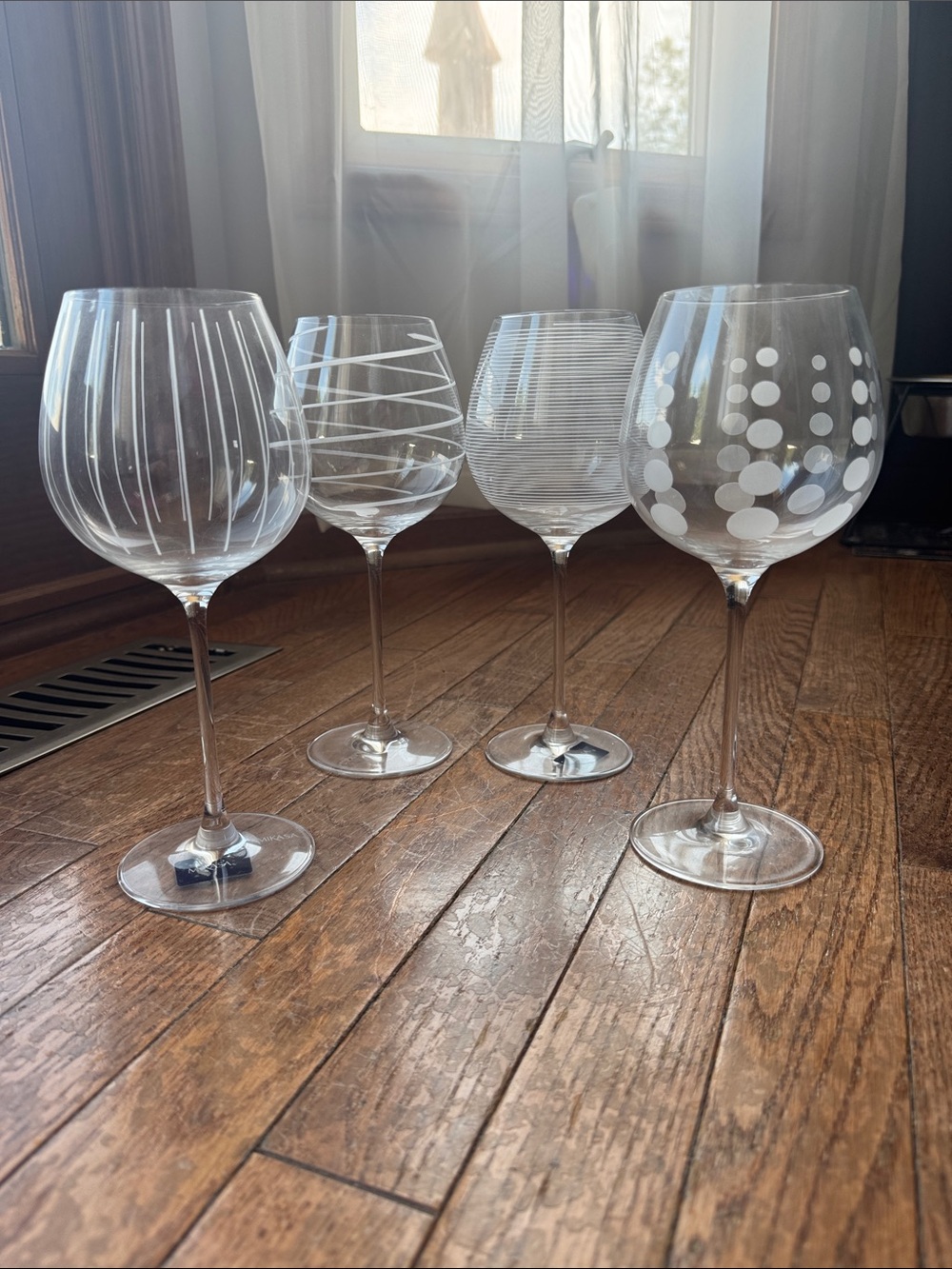 Mikasa Clear Etched Pattern Wine Glasses - Set of 4